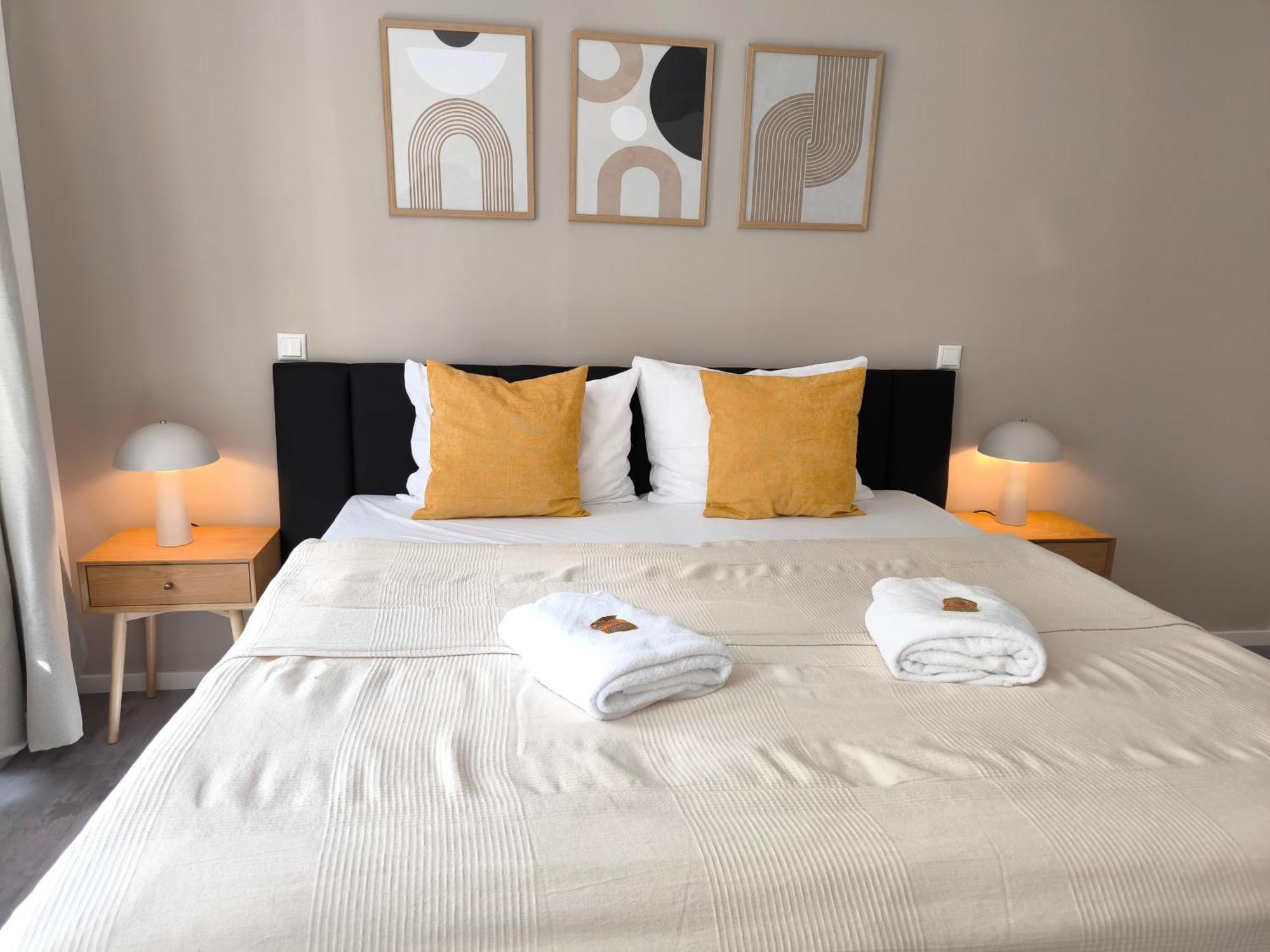 Maremar - Am Ferberturm - Luxus Boxspringbett - Kueche - Arbeitsplatz - Wlan