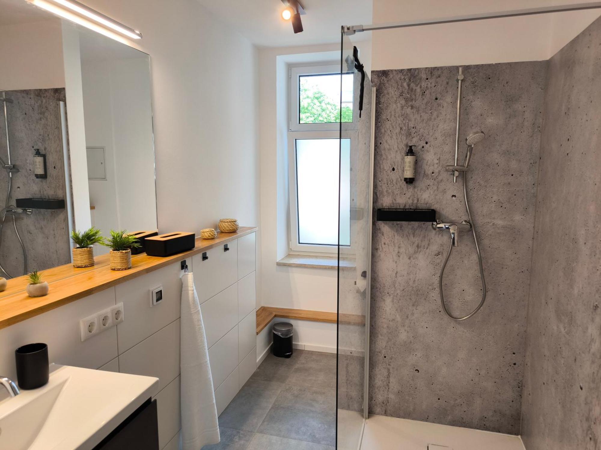 Appartement Maremar - Am Ferberturm - Luxus Boxspringbett - Kueche - Arbeitsplatz - Wlan Gera